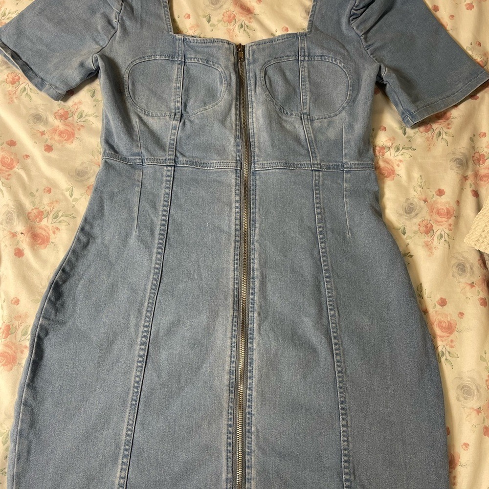 Coco & Shay Denim Bodycon Dress Zip Front Short Sleeve Blue Size L